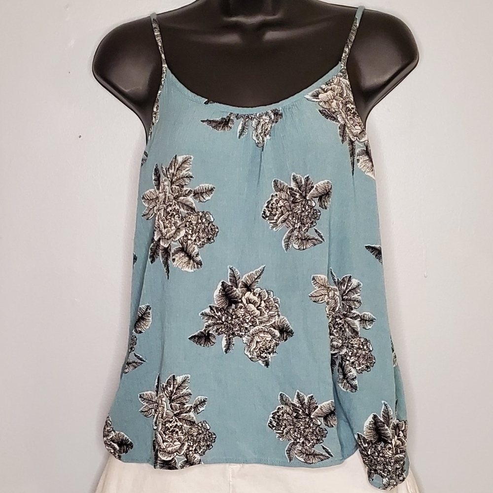 NWOT Kaileigh Heather Blue Cross Back Tank